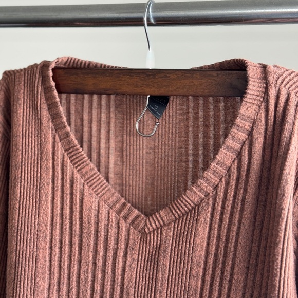 Brown Ribbed Knit Top - Picture 6 of 10